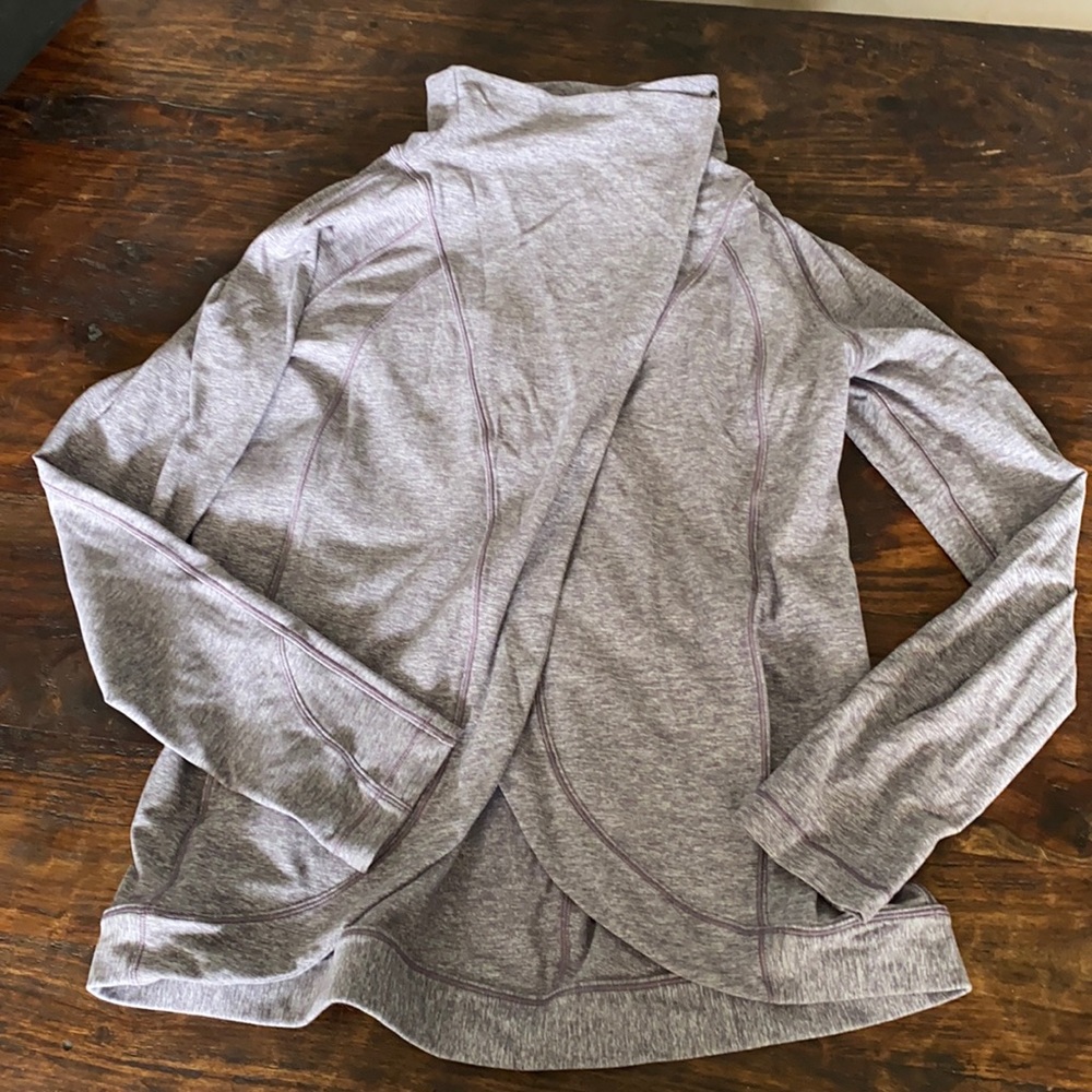 Lululemon sweatshirt/wrap